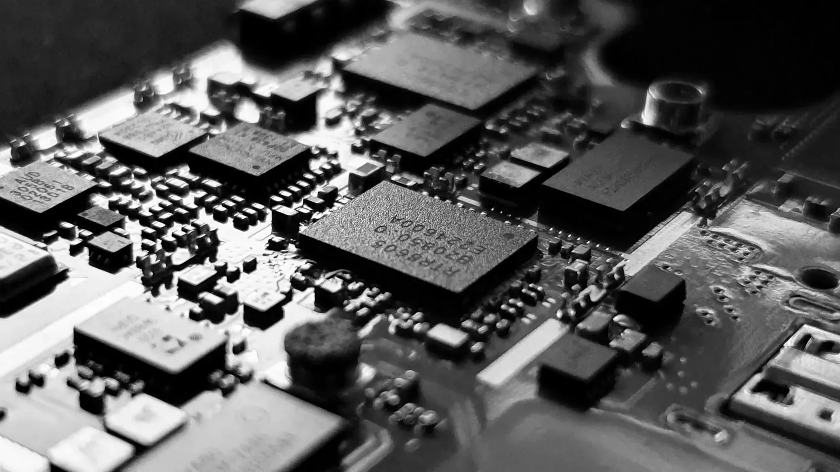 IoT e IA all'edge: quando i dispositivi iniziano a decidere da soli